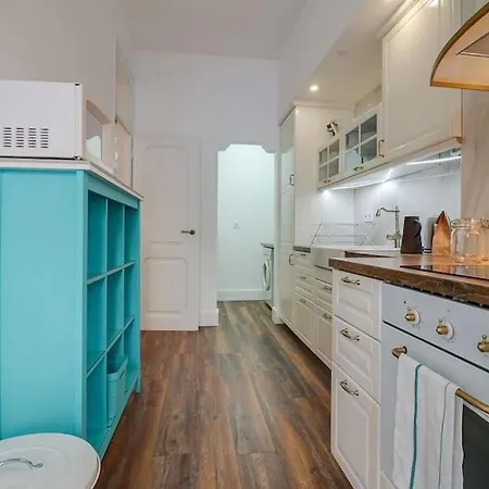 아파트 Bright And Stylish 4bedroom Close To The River