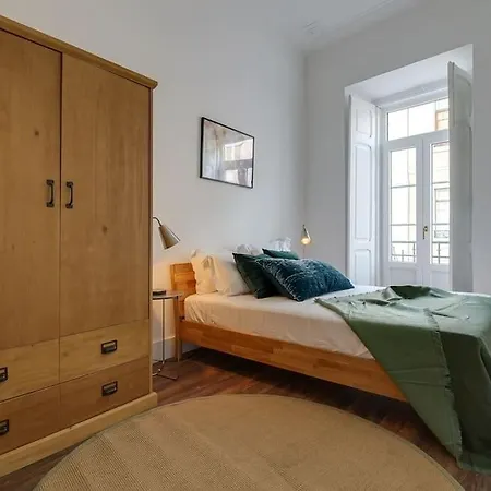 Bright And Stylish 4bedroom Close To The River Apartment Lisbon