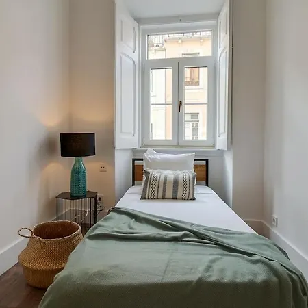 Apartment Bright And Stylish 4bedroom Close To The River Lisbon