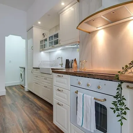 Bright And Stylish 4bedroom Close To The River Apartamento