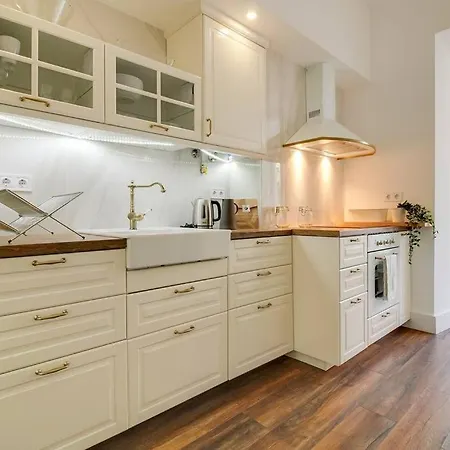 Bright And Stylish 4bedroom Close To The River Апартаменты Лиссабон