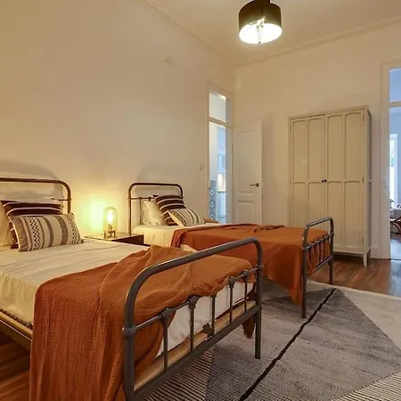 Bright And Stylish 4bedroom Close To The River *