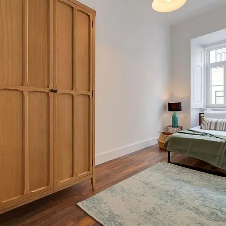 Bright And Stylish 4bedroom Close To The River *